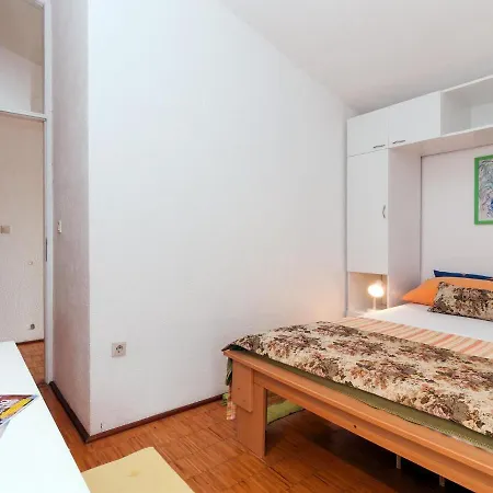 ヴィラ In Rovanjska With Pool & Sea Views *