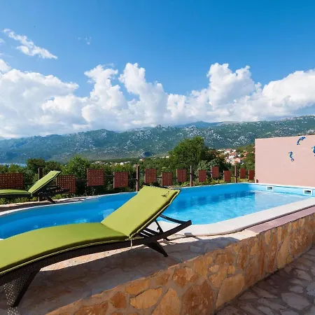 In Rovanjska With Pool & Sea Views * ヤセニクセ
