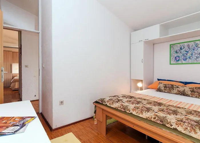 别墅 In Rovanjska With Pool & Sea Views *