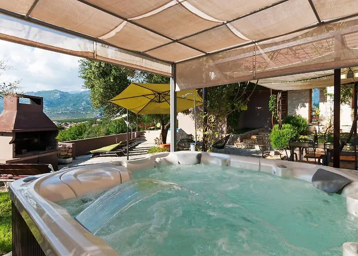 In Rovanjska With Pool & Sea Views 别墅 贾塞尼采