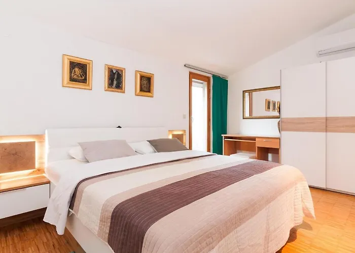 In Rovanjska With Pool & Sea Views