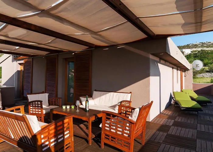 In Rovanjska With Pool & Sea Views * 贾塞尼采
