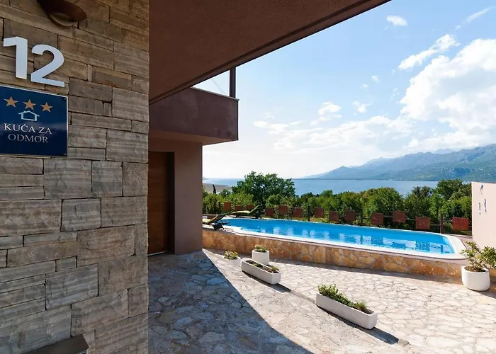 In Rovanjska With Pool & Sea Views * 贾塞尼采