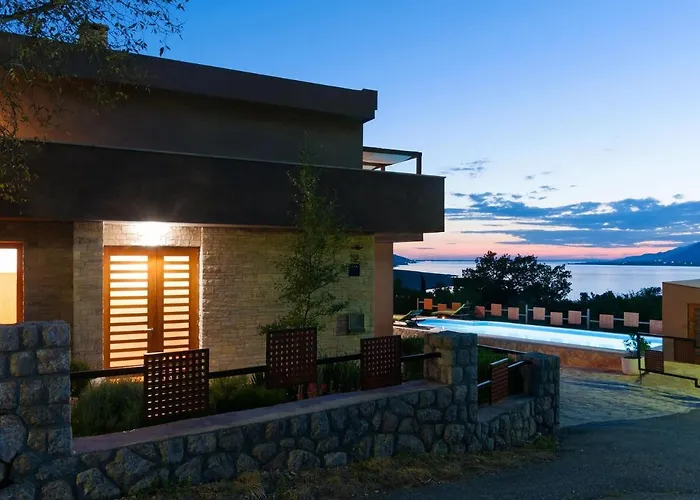 别墅 In Rovanjska With Pool & Sea Views *