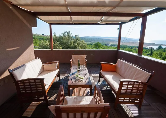 In Rovanjska With Pool & Sea Views 别墅