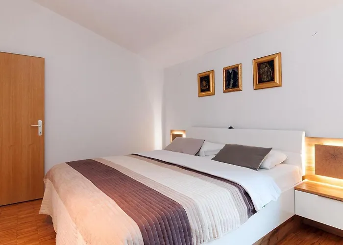 别墅 In Rovanjska With Pool & Sea Views *