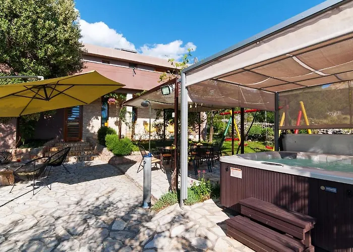 别墅 In Rovanjska With Pool & Sea Views *