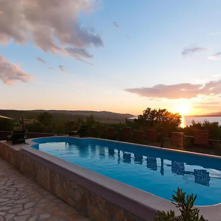 Sunset View In Rovanjska With Pool, Near Zadar